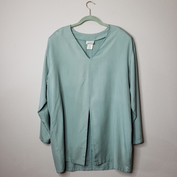 GO SILK Long Sleeve Seafoam Mint green long sleeve - Picture 9 of 9